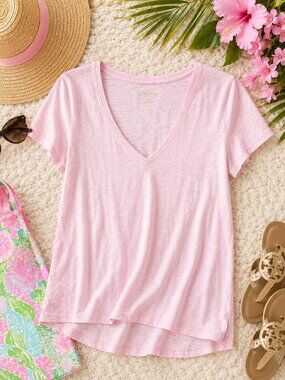 Lilly Pulitzer Pale Pink Oversized V-Neck Short Sleeve T-Shirt, Small